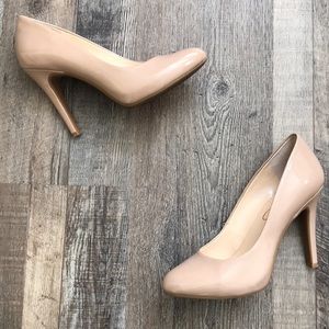 Jessica Simpson - Malia nude patent leather pumps